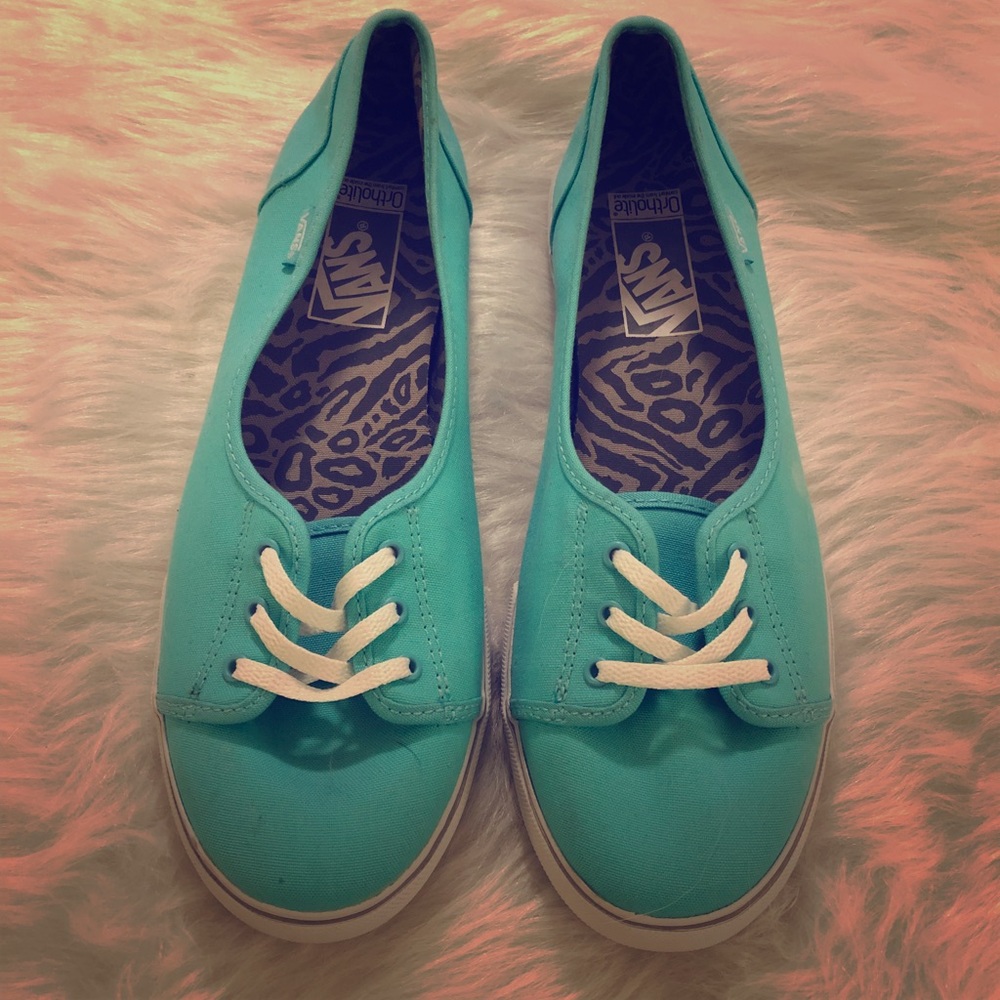 Vans flats